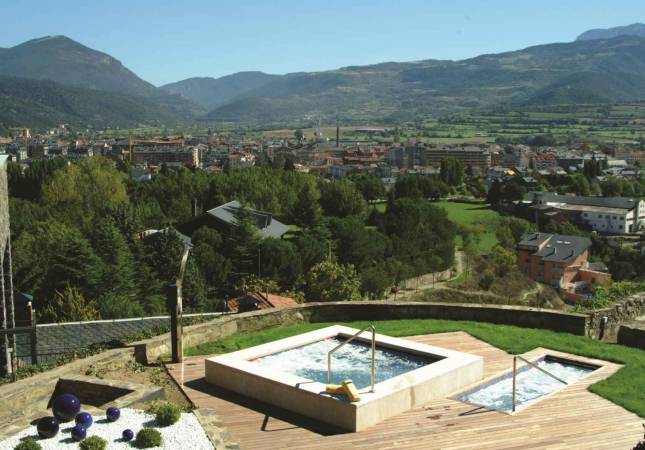 Las mejores habitaciones en Hotel Wellness El Castell de Ciutat. Disfruta  los mejores precios de Lleida